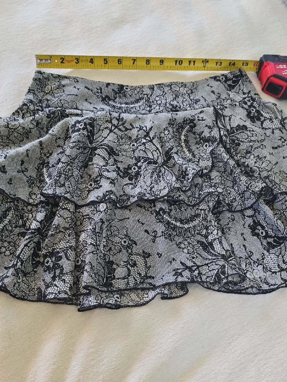 BCBG Generatiom Women’s Black and White Floral Ruffle Mini Skirt